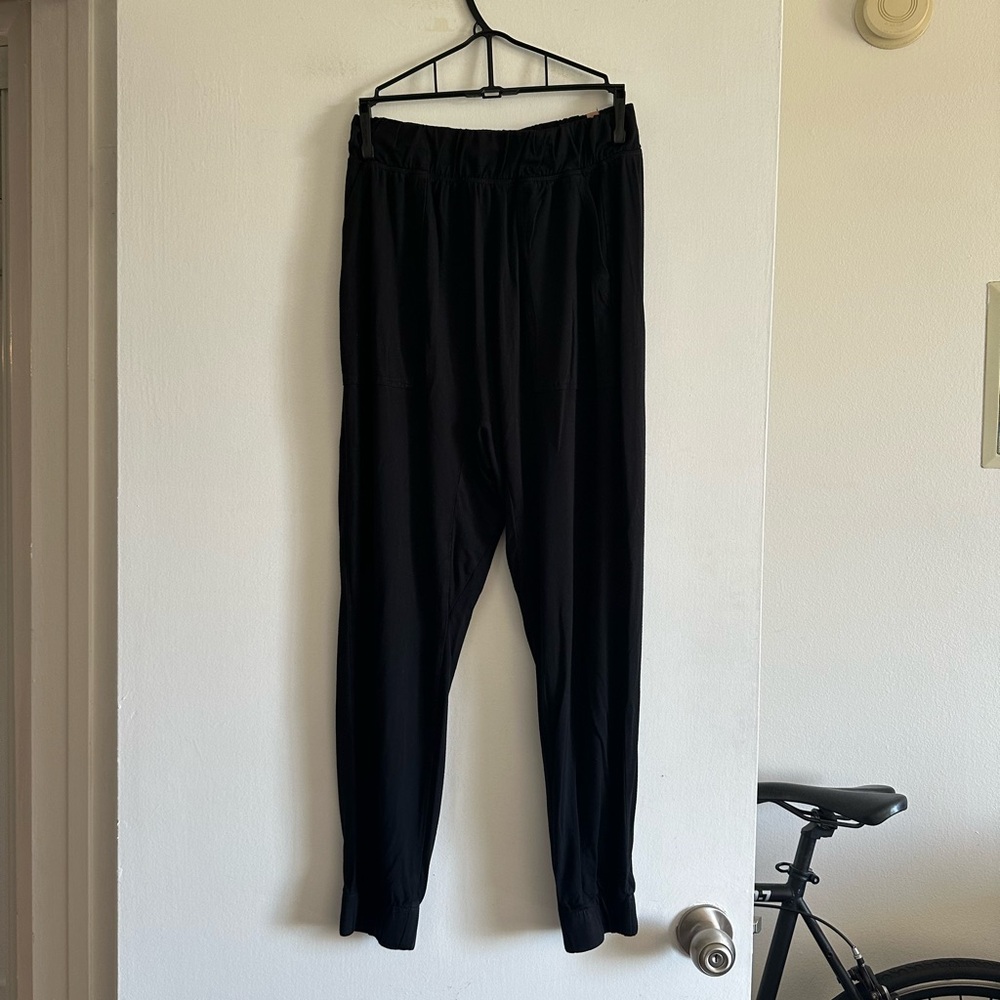 Lunya Black Comfy Stretch Classic Neutral Joggers Sweatpants size XS EUC - Picture 1 of 7